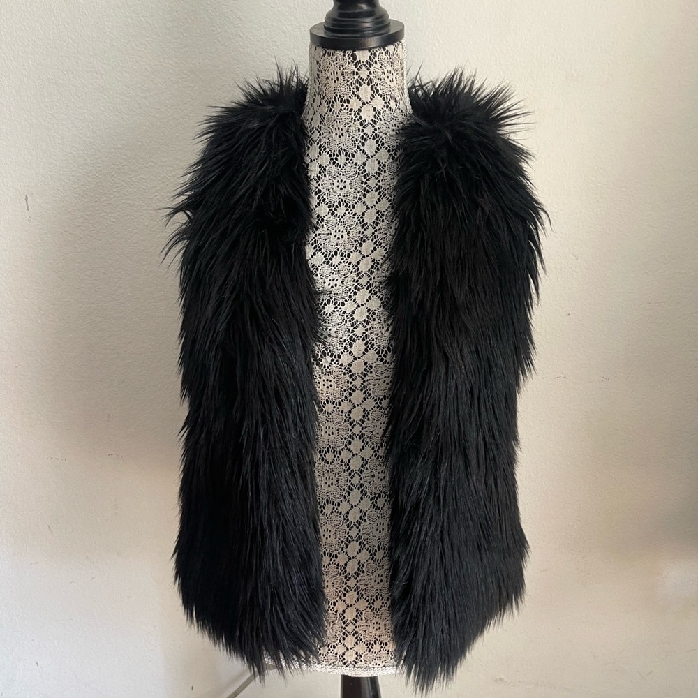 ABERCROMBIE & FITCH~Vest~Faux Fur~Black~Sz XS